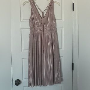 June & Hudson sleeveless light pink dress pleated